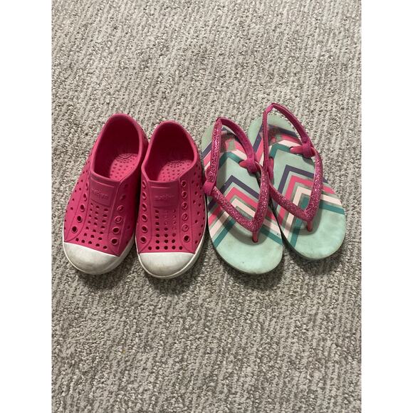Toddler girls shoe bundle Natives and Reef sandals size 7 - Picture 1 of 6